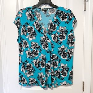 Lane Bryant 18/20 floral pleated v-neck shirt